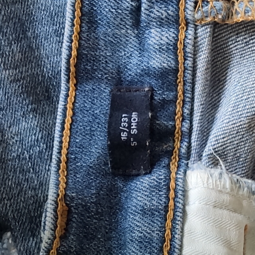 GAP 16 TALL/LONG - 5" Shorts - Picture 3 of 4